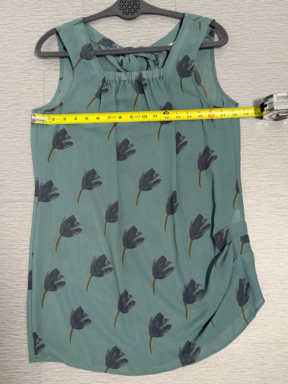 CAbi 984 Floral Tunic Blouse Women’s M Blue Sleeveless Tie Neck Boho Top - Picture 4 of 11